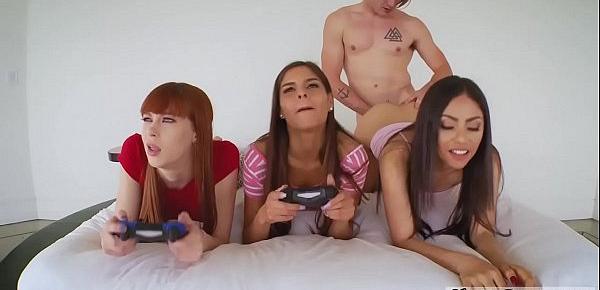  Stripper party Gamer Girls
